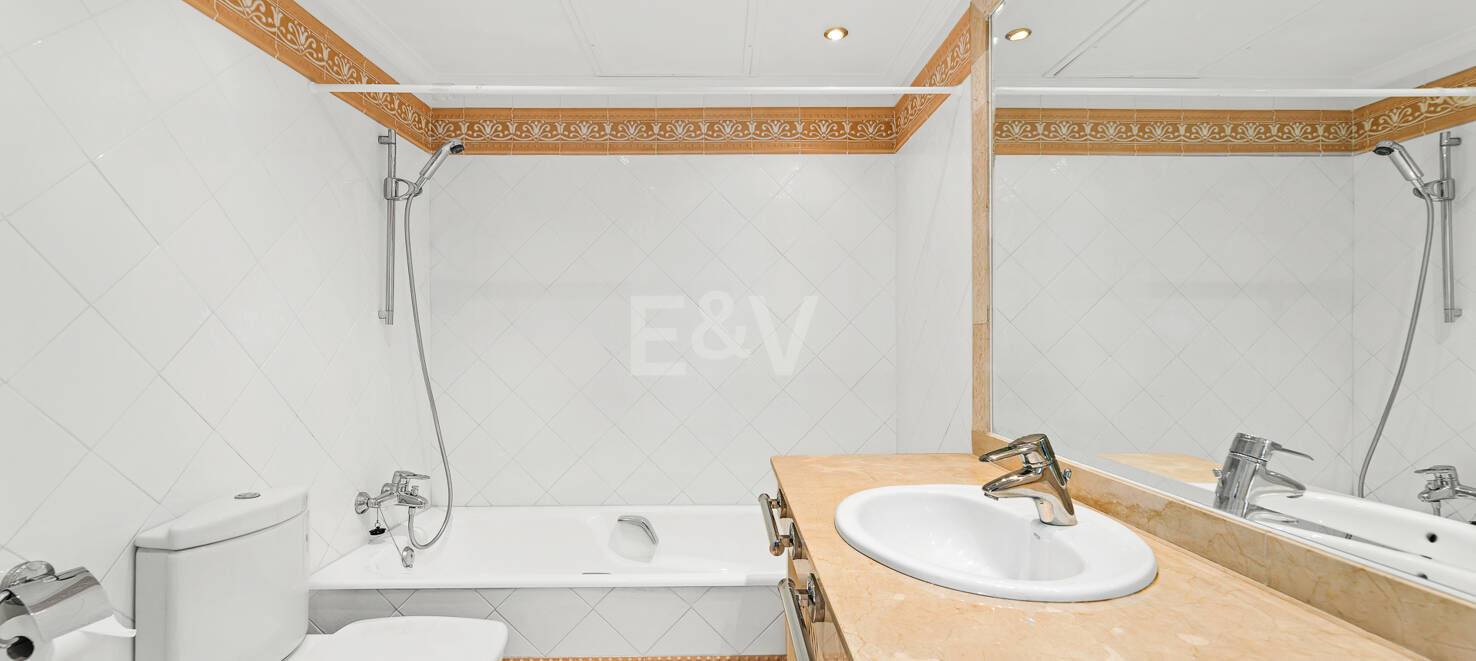 Elviria Beachfront Lägenhet med fantastisk havsutsikt