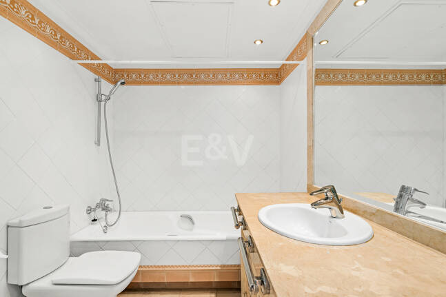 Elviria Beachfront Lägenhet med fantastisk havsutsikt