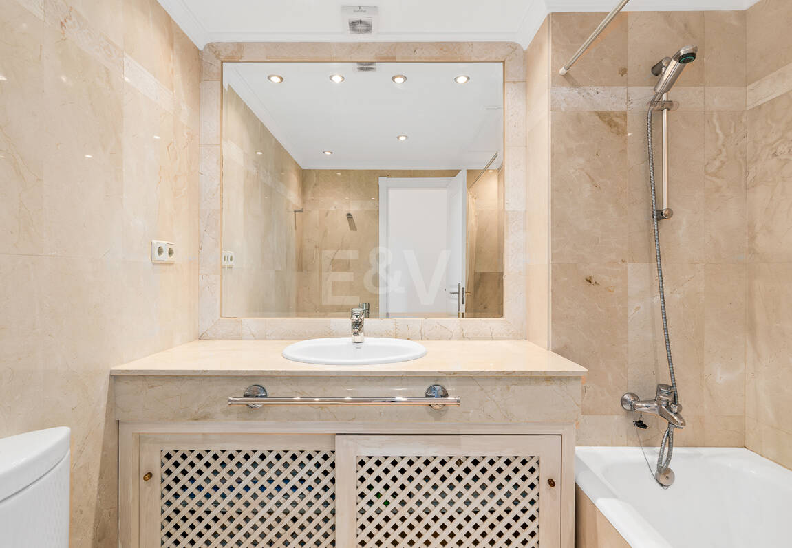 Elviria Beachfront Lägenhet med fantastisk havsutsikt