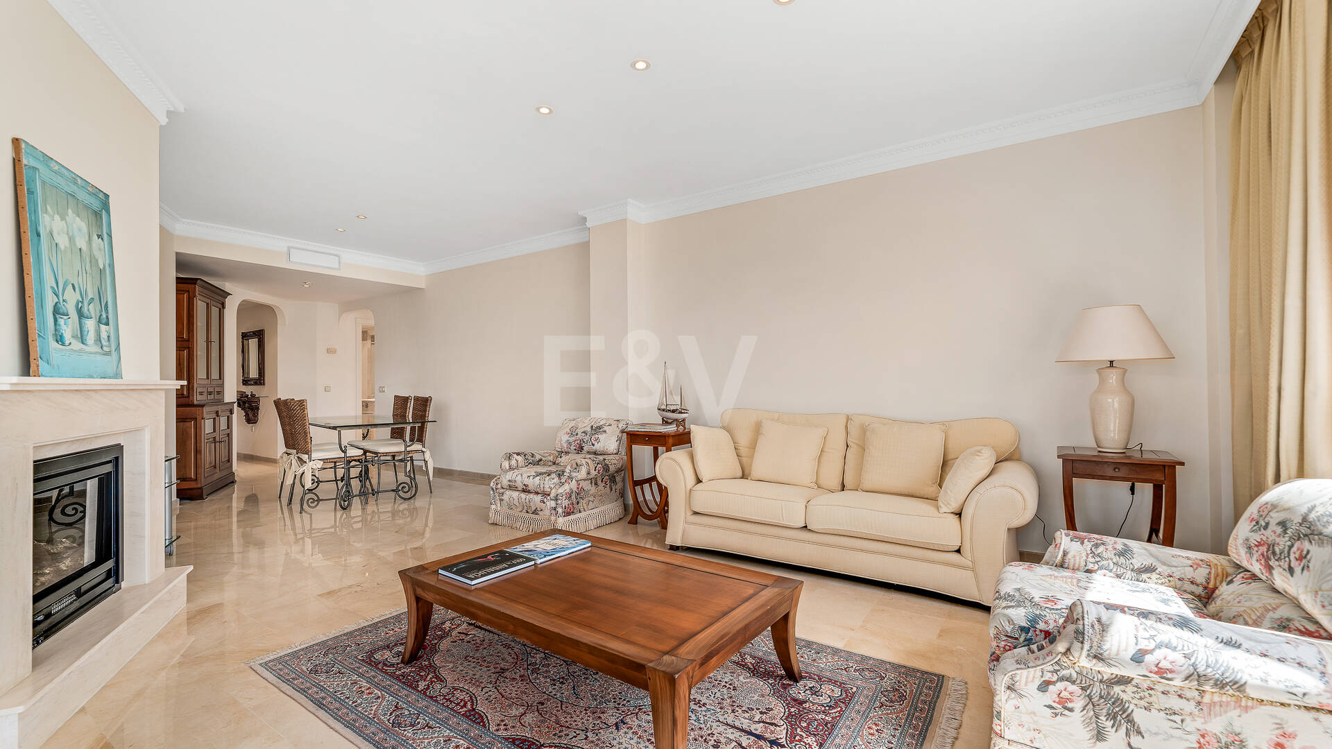 Apartamento Frente al Mar en Elviria con Vistas Impresionantes