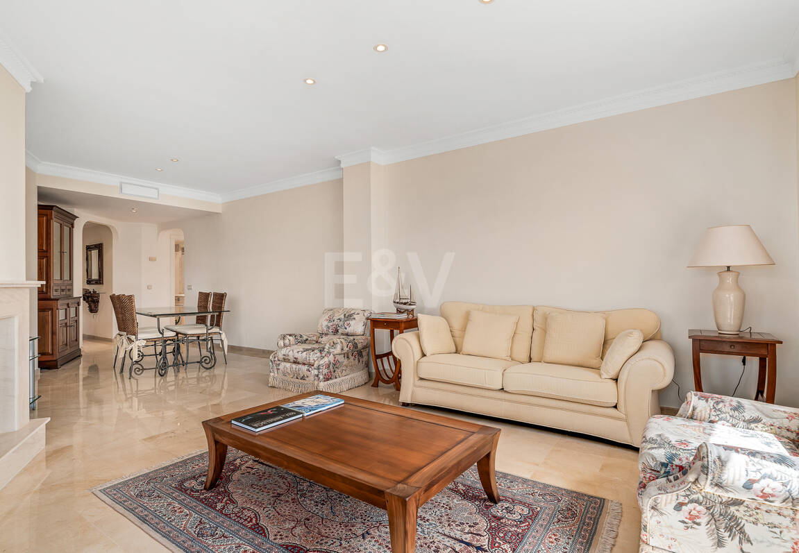 Elviria Beachfront Lägenhet med fantastisk havsutsikt