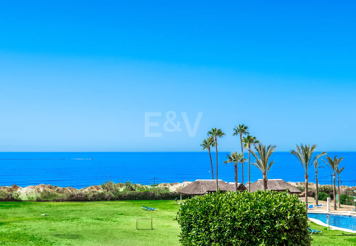 Elviria Beachfront Lägenhet med fantastisk havsutsikt