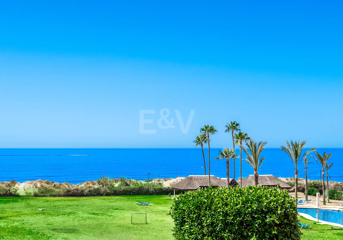 Elviria Beachfront Apartament z oszałamiającymi widokiem na morze