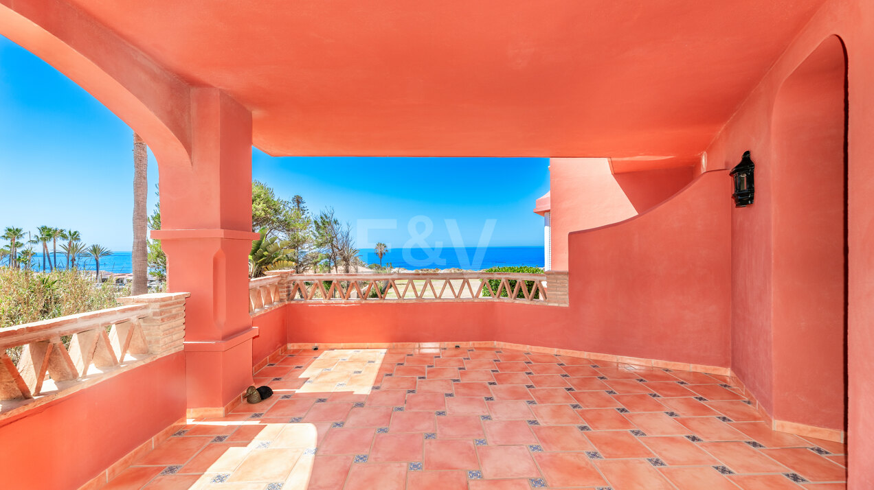 Strandwohnung in Elviria mit atemberaubendem Meerblick