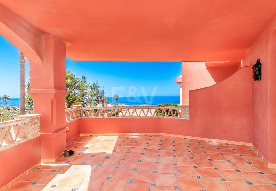 Elviria Beachfront Lägenhet med fantastisk havsutsikt