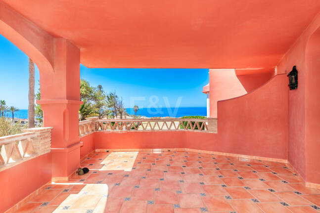 Elviria Beachfront Lägenhet med fantastisk havsutsikt