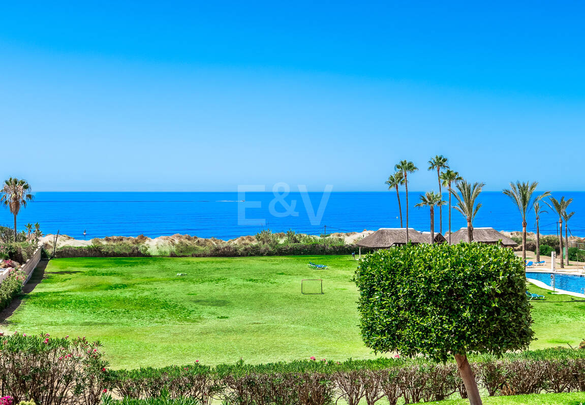 Elviria Beachfront Lägenhet med fantastisk havsutsikt