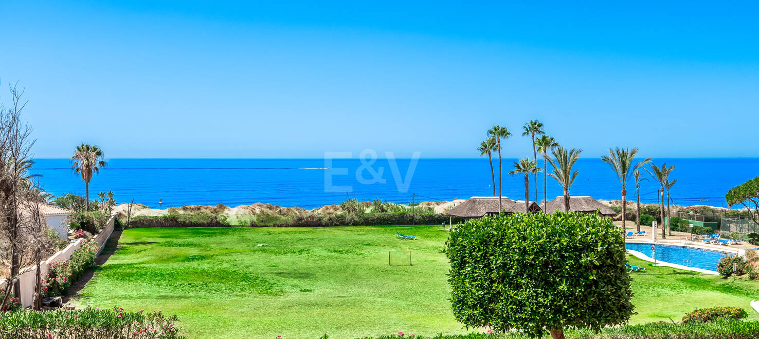 Elviria Beachfront Lägenhet med fantastisk havsutsikt