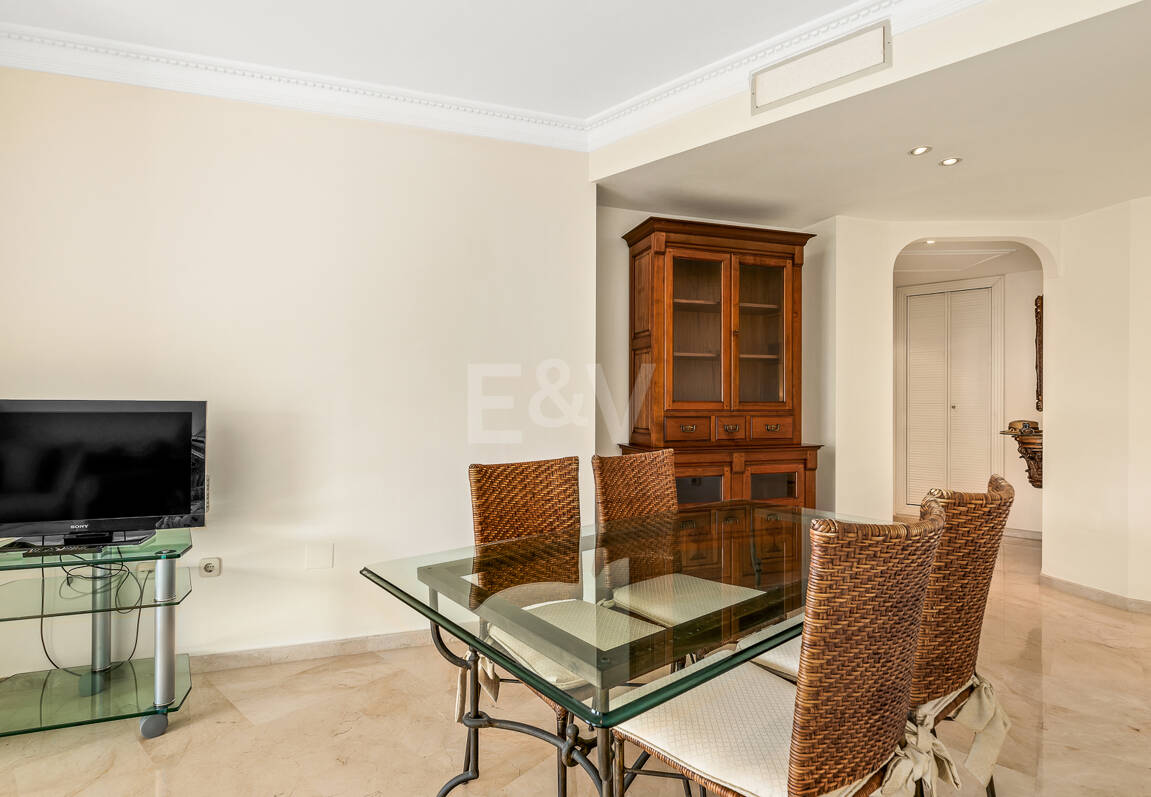 Elviria Beachfront Lägenhet med fantastisk havsutsikt