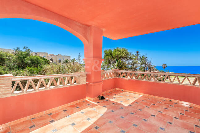 Elviria Beachfront Lägenhet med fantastisk havsutsikt