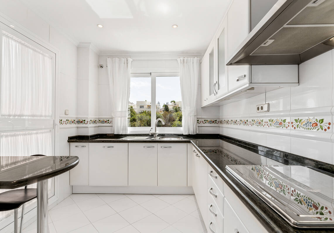 Elviria Beachfront Apartament z oszałamiającymi widokiem na morze