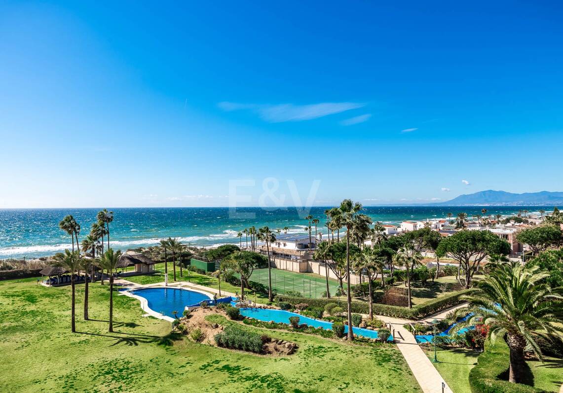 Elviria Beachfront Apartament z oszałamiającymi widokiem na morze