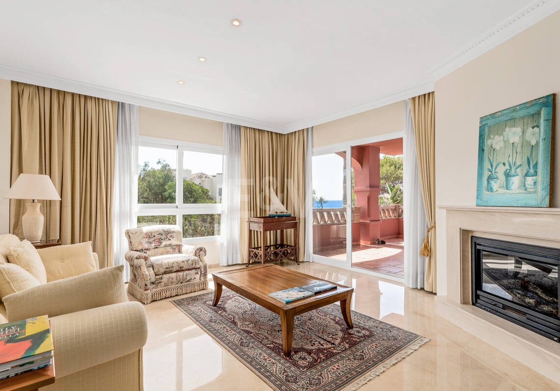 Elviria Beachfront Apartament z oszałamiającymi widokiem na morze