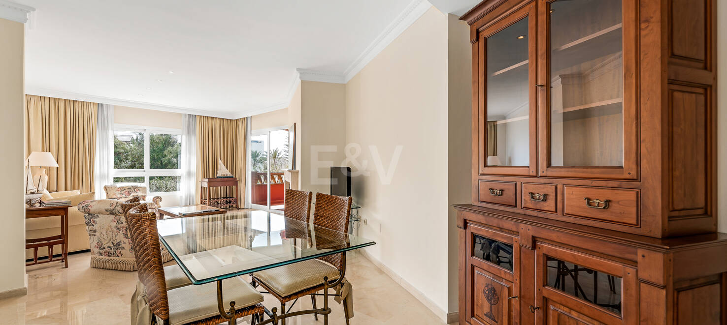 Elviria Beachfront Lägenhet med fantastisk havsutsikt