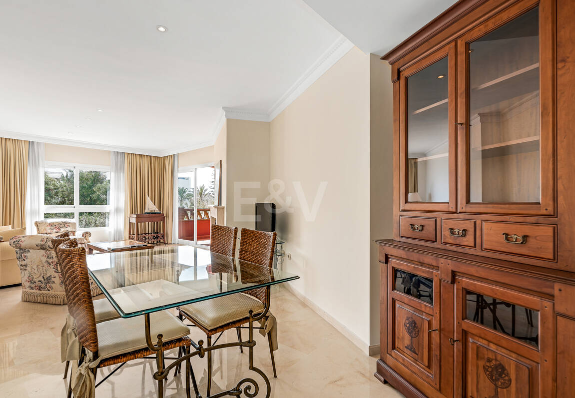 Elviria Beachfront Lägenhet med fantastisk havsutsikt