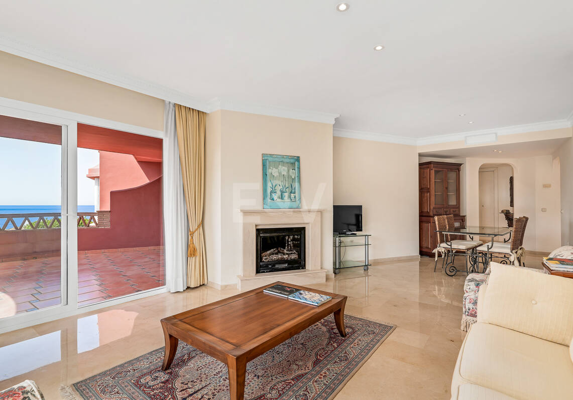 Elviria Beachfront Apartament z oszałamiającymi widokiem na morze