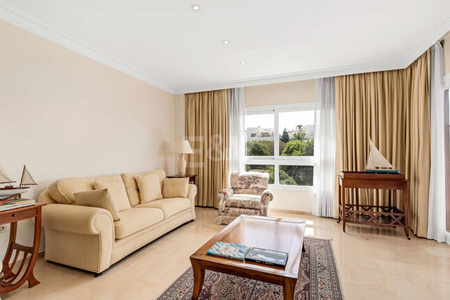 Elviria Beachfront Lägenhet med fantastisk havsutsikt