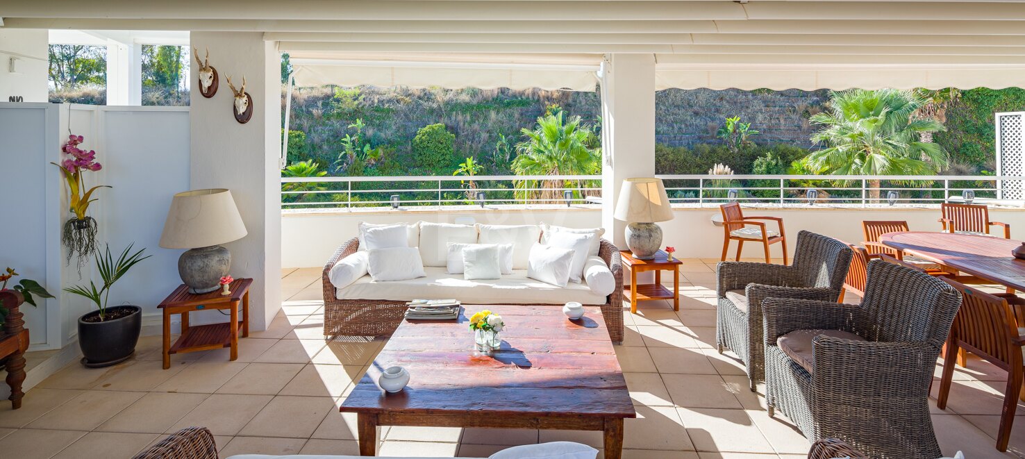 Ático dúplex en Nueva Andalucía con piscina en azotea y vistas panoramicas increibles