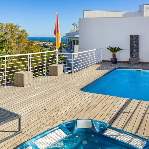 Ático dúplex en Nueva Andalucía con piscina en azotea y vistas panoramicas increibles