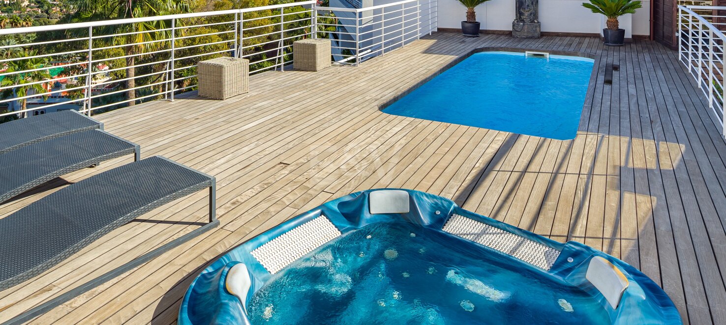Ático dúplex en Nueva Andalucía con piscina en azotea y vistas panoramicas increibles