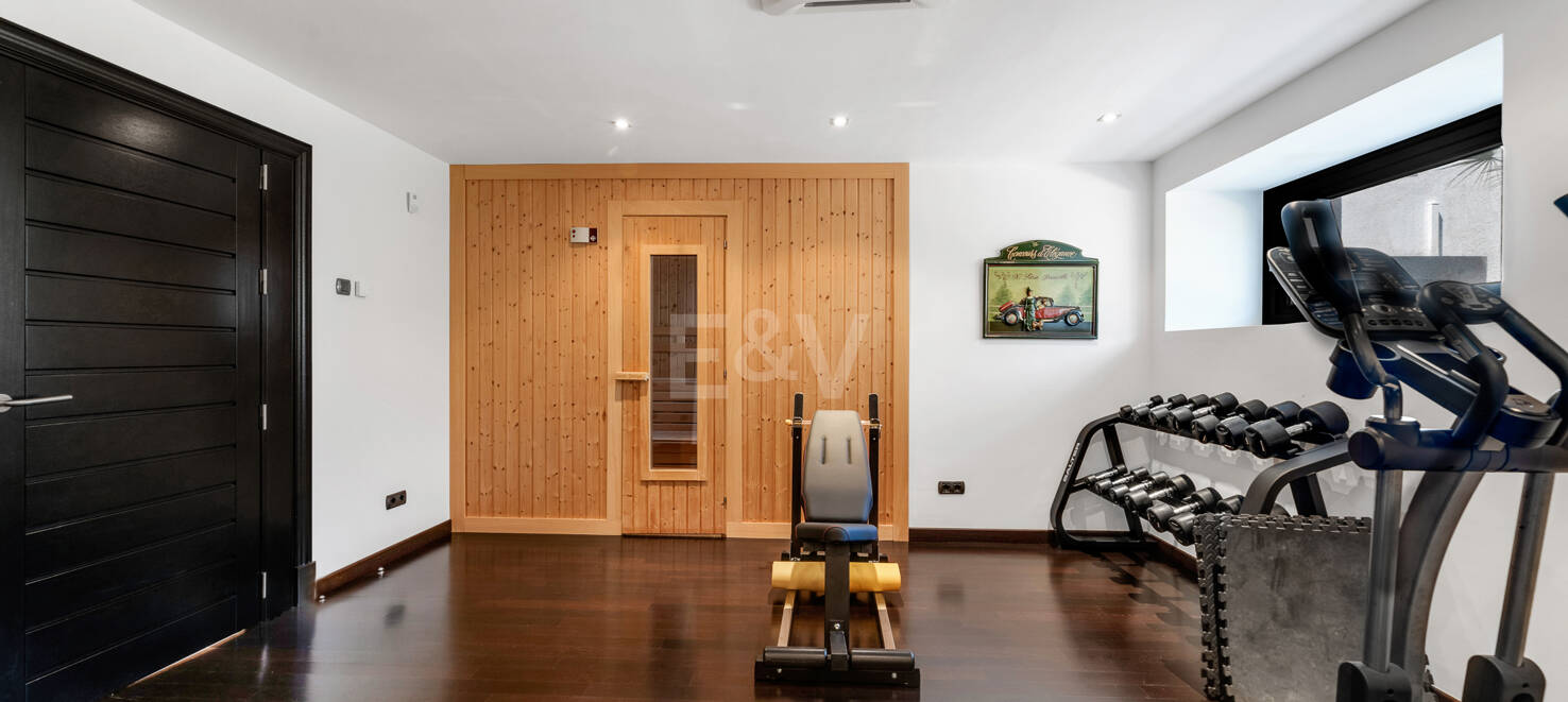 Finest luxury Villa in La Zagaleta with sea & mountain views