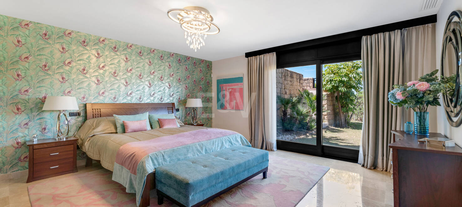 Finest luxury Villa in La Zagaleta with sea & mountain views
