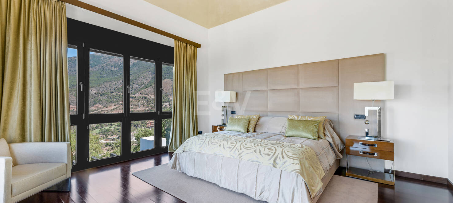 Finest luxury Villa in La Zagaleta with sea & mountain views
