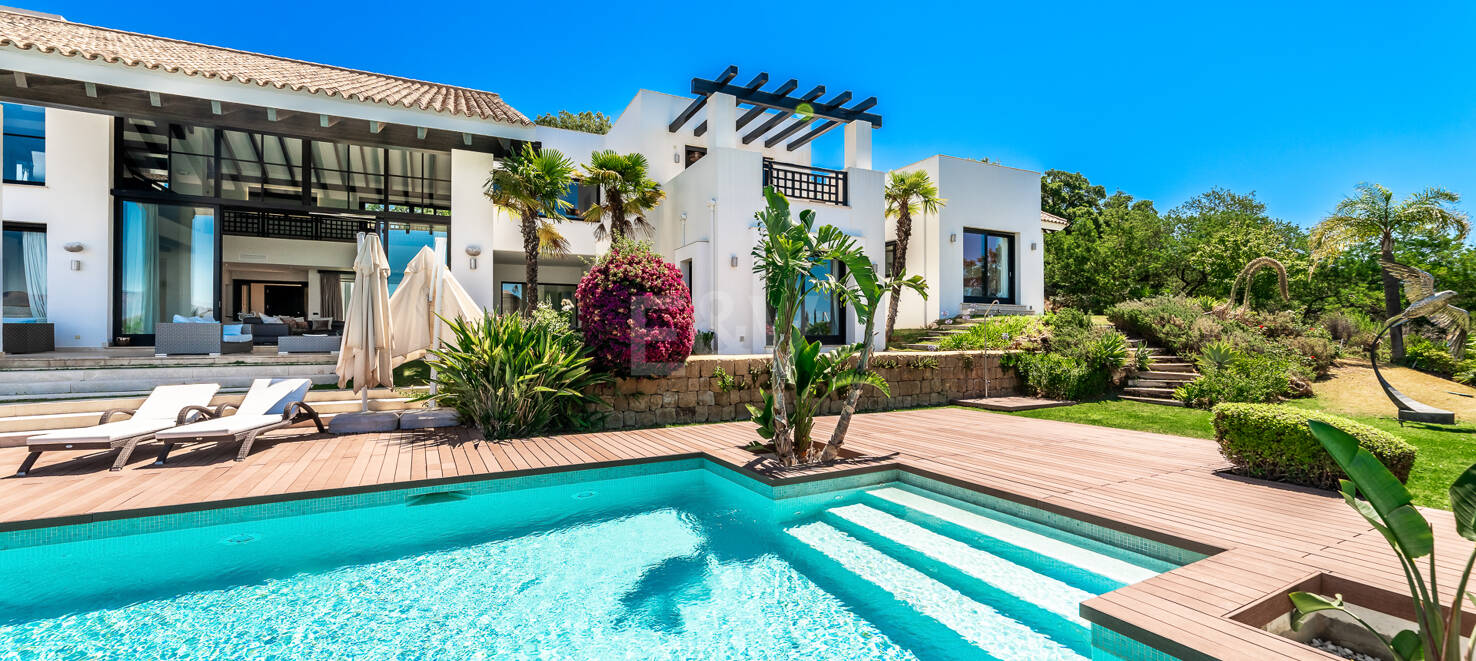Finest luxury Villa in La Zagaleta with sea & mountain views