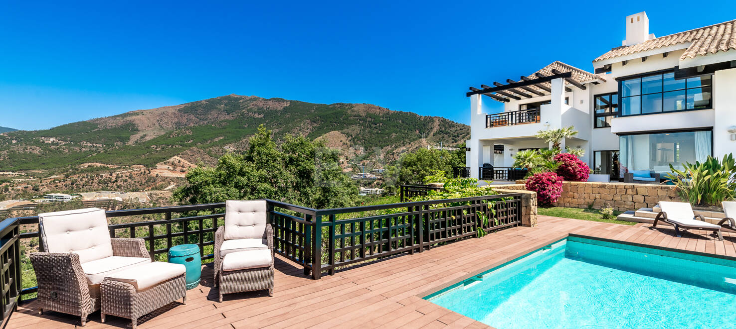 Finest luxury Villa in La Zagaleta with sea & mountain views