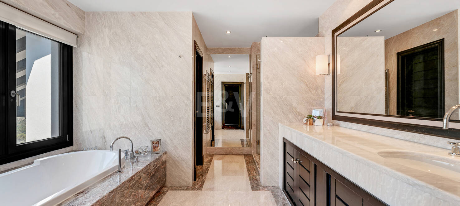 Finest luxury Villa in La Zagaleta with sea & mountain views