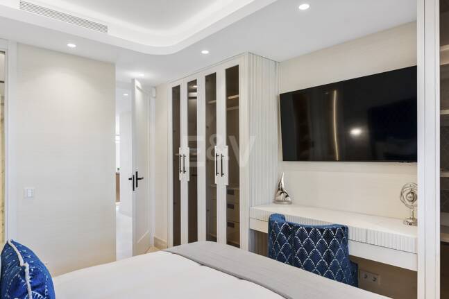 Splendid Frontline Lägenhet i Puente Romano