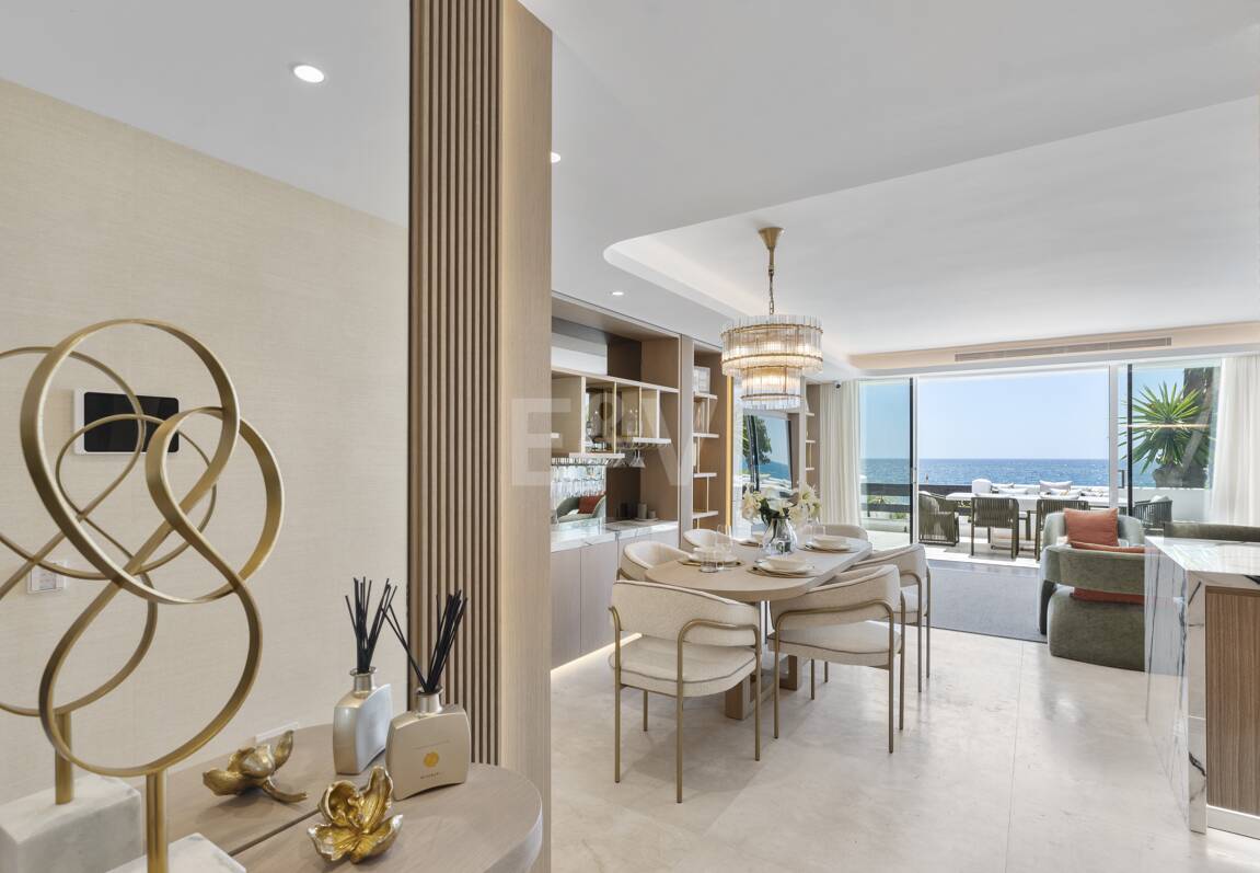 Splendid Frontline Lägenhet i Puente Romano