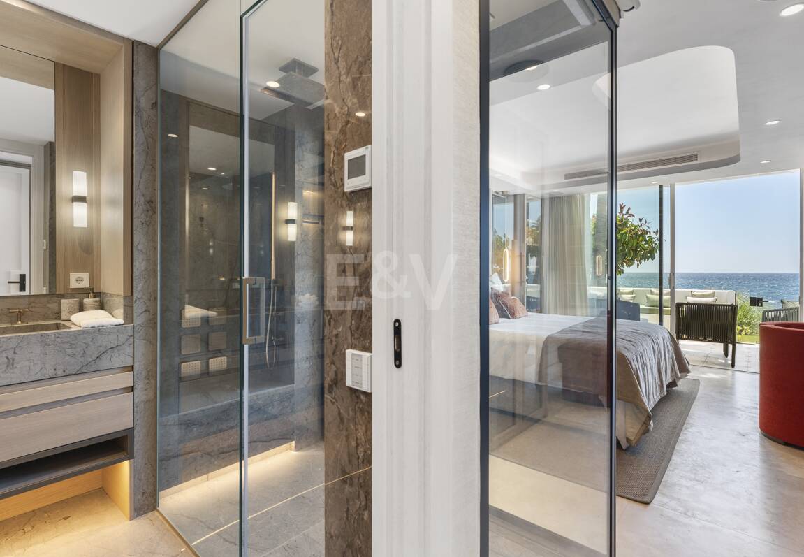 Splendid Frontline Lägenhet i Puente Romano