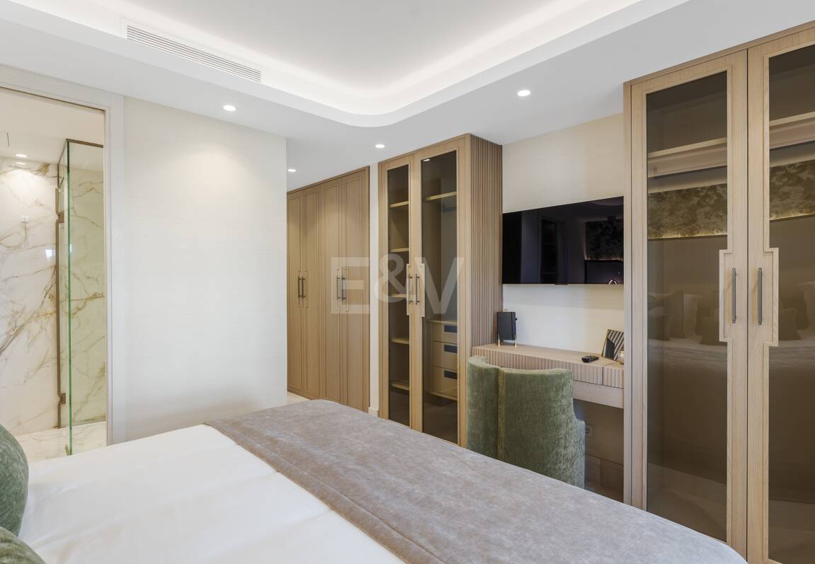 Splendid Frontline Lägenhet i Puente Romano