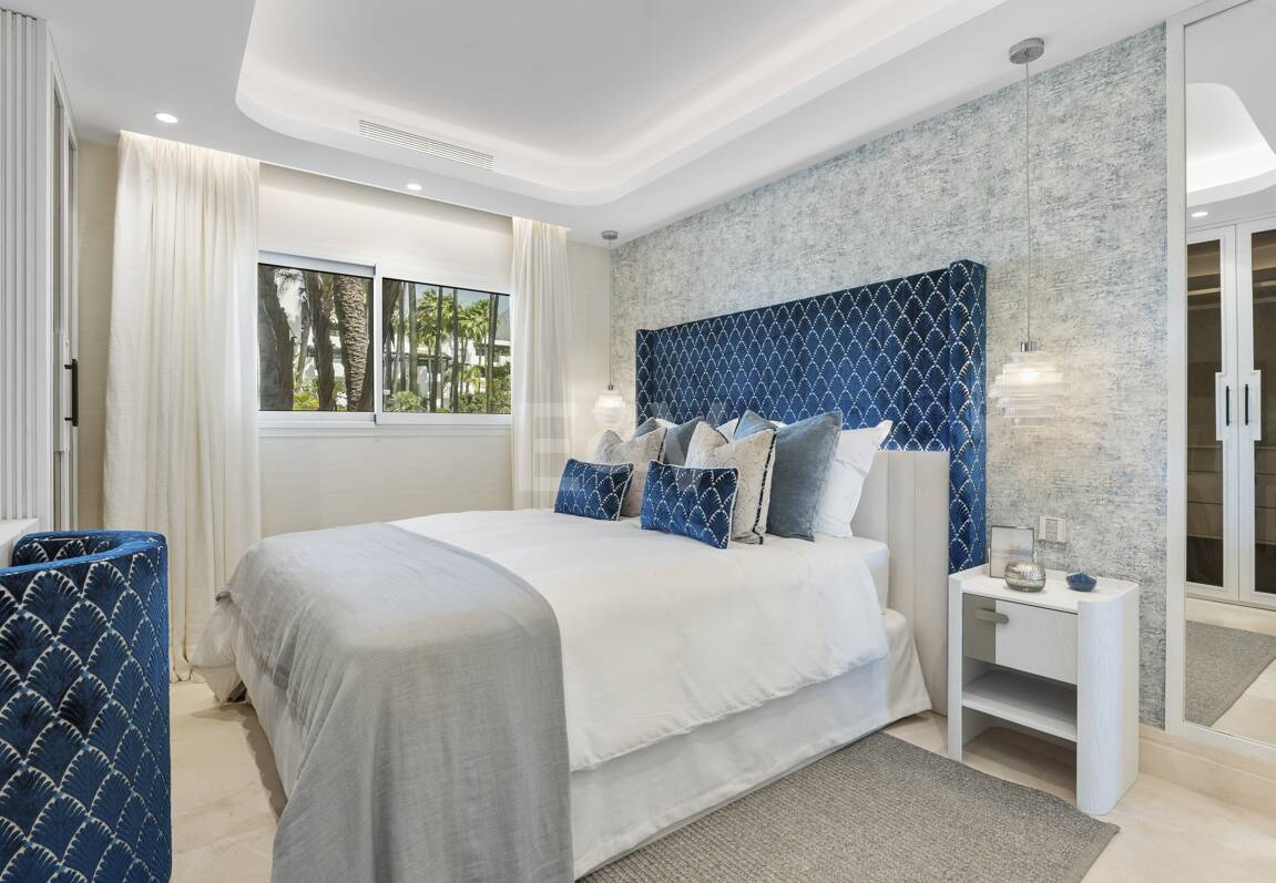 Splendid Frontline Lägenhet i Puente Romano