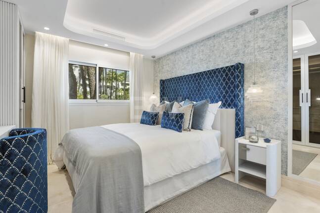 Splendid Frontline Lägenhet i Puente Romano