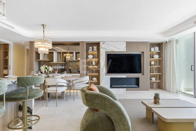 Splendid Frontline Lägenhet i Puente Romano