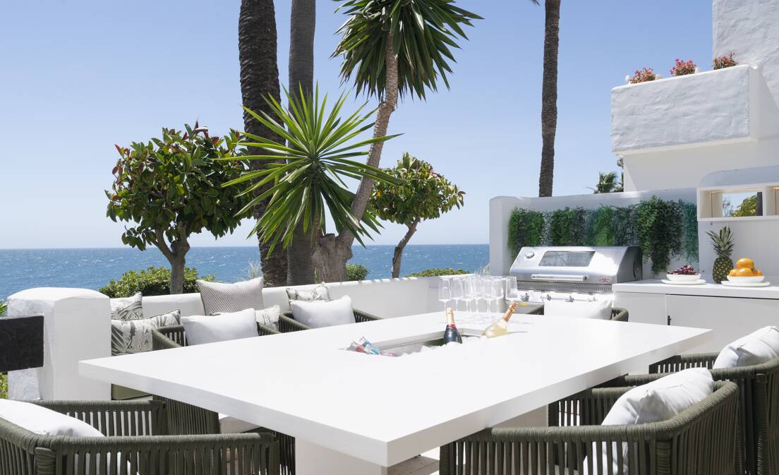 Splendid Frontline Apartment in Puente Romano