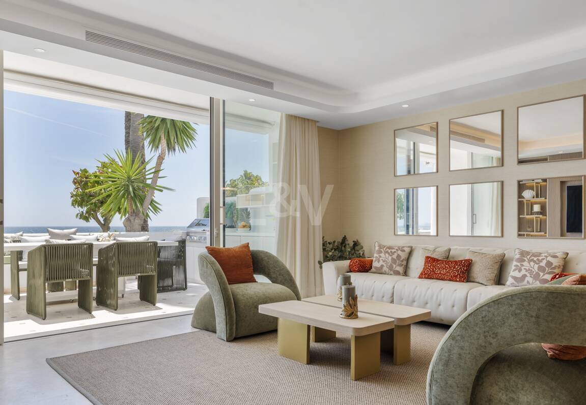 Splendid Frontline Lägenhet i Puente Romano