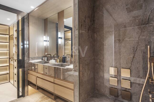 Splendid Frontline Lägenhet i Puente Romano