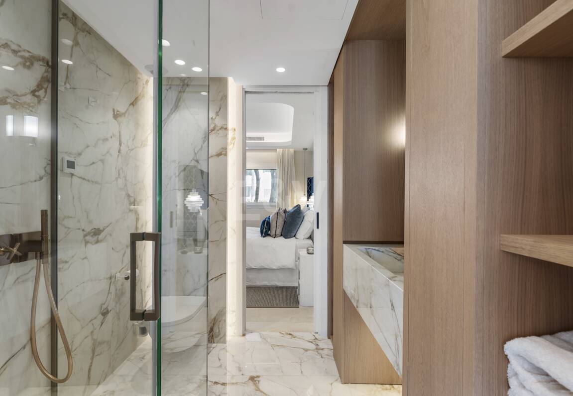 Splendid Frontline Lägenhet i Puente Romano