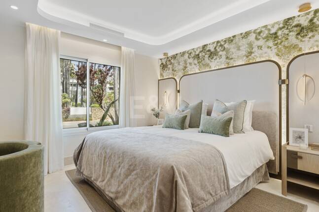 Splendid Frontline Lägenhet i Puente Romano