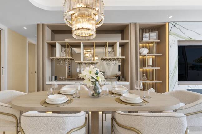 Splendid Frontline Lägenhet i Puente Romano