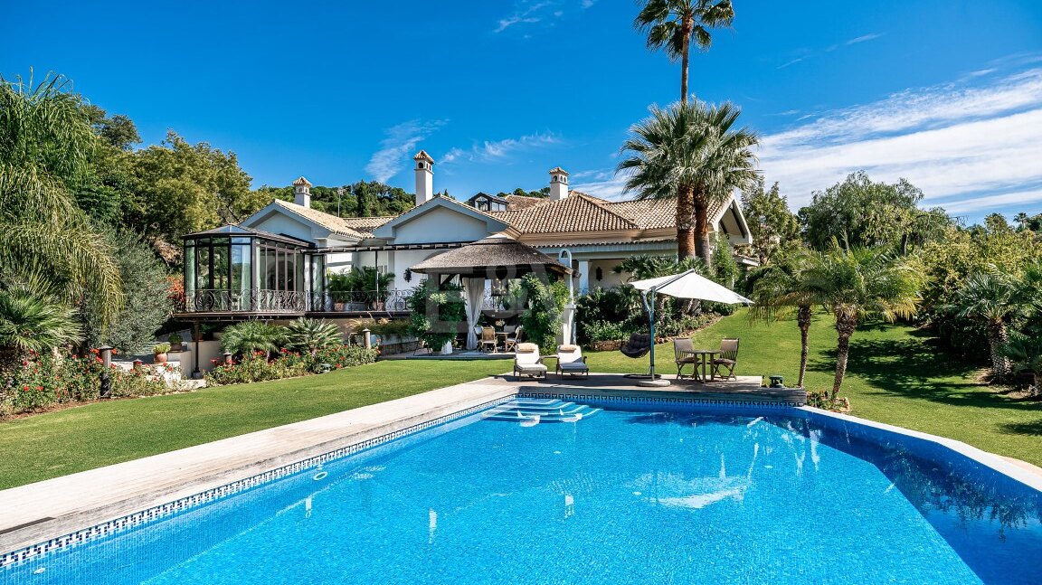 Luxurious Villa in La Zagaleta with Andalusian Charm