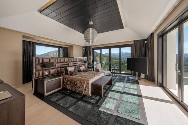 Ein Meisterwerk moderner Luxus in La Zagaleta