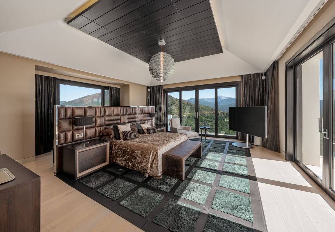 Ein Meisterwerk moderner Luxus in La Zagaleta