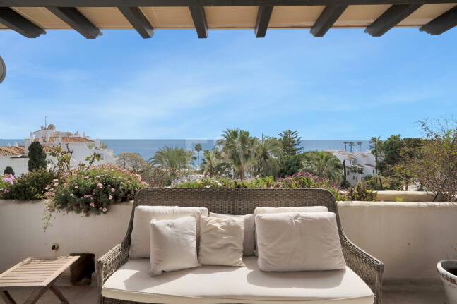 Frontline Beach Penthouse med panoramautsikt över havet i Coral Beach