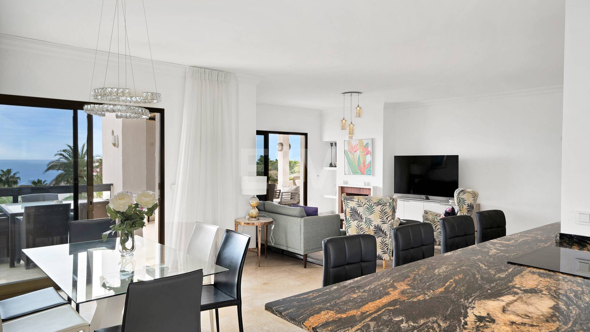 Frontline Beach Penthouse med panoramautsikt över havet i Coral Beach