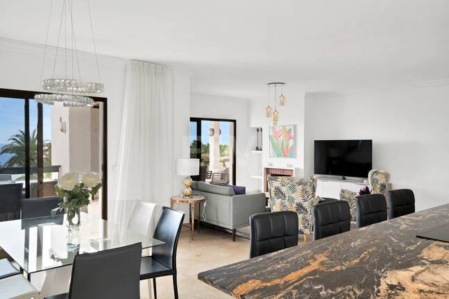 Frontline Beach Penthouse med panoramautsikt över havet i Coral Beach