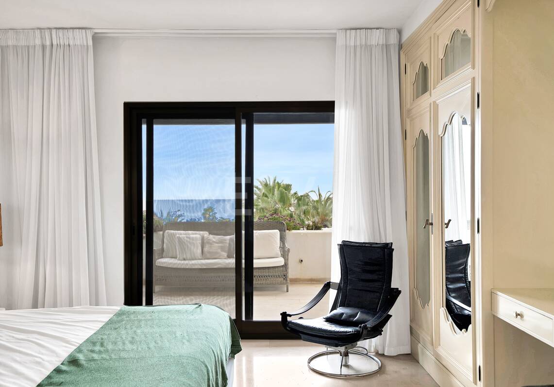 Frontline Beach Penthouse med panoramautsikt över havet i Coral Beach